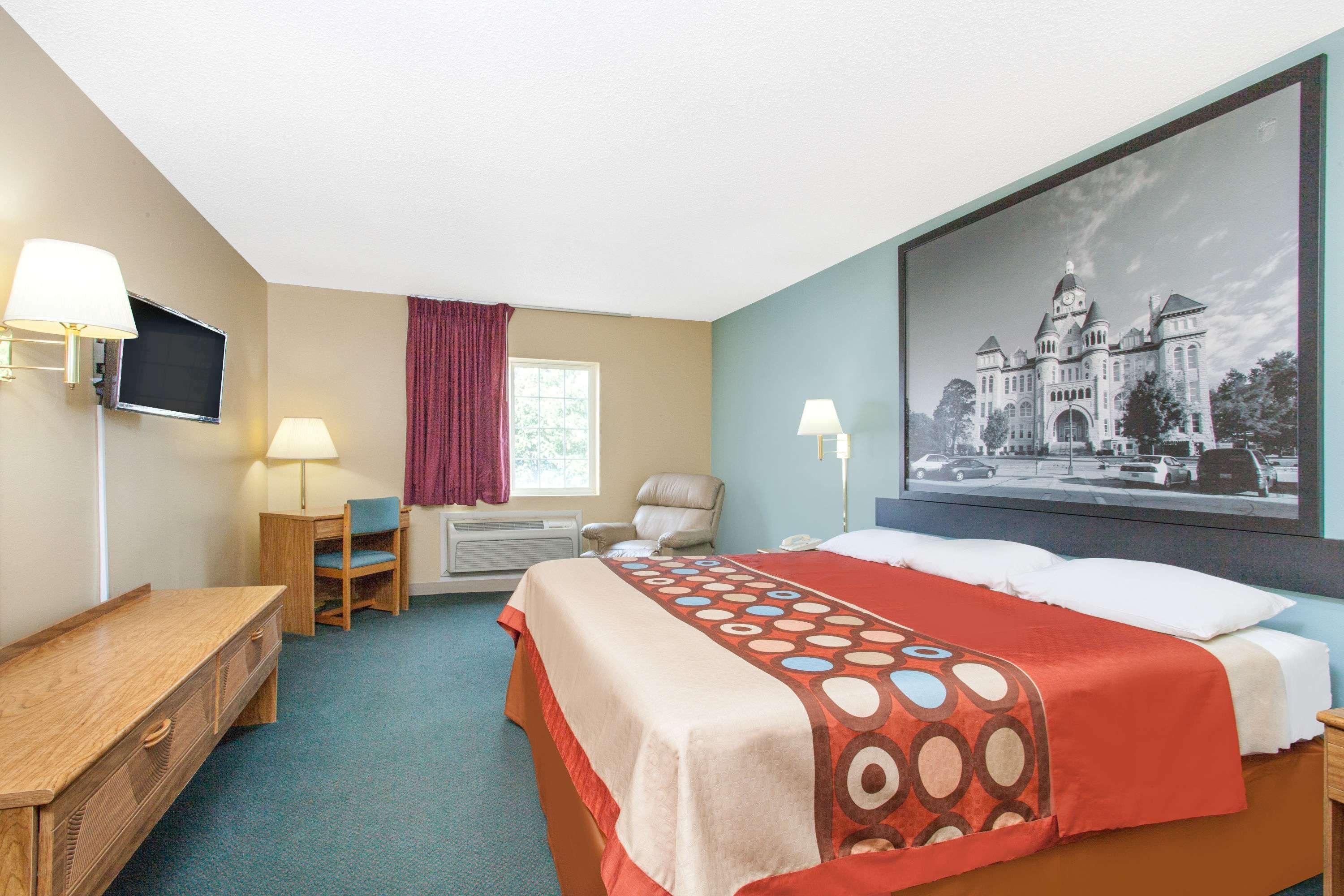 Super 8 By Wyndham Carthage Hotel Eksteriør billede